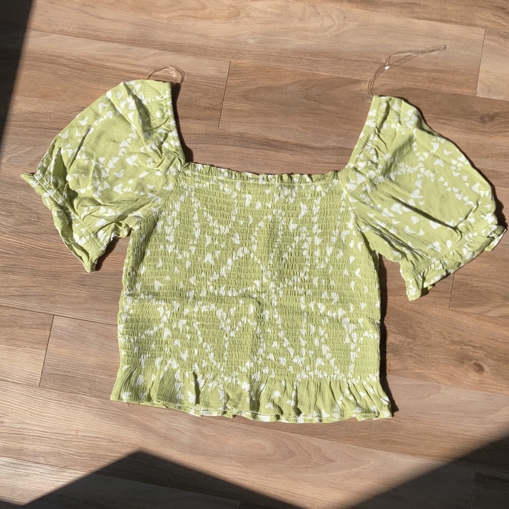 3/$24 So crop top smocked puff sleeve boho casual butterfly abstract print L jrs - Picture 15 of 16